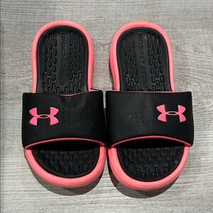 Under Armour Kids Sandals / Slides - Black with Pink Accents size 1Y